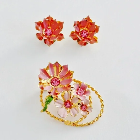 Vintage Brooch & Earring Set Pink Flowers, Rhinestones Gold Tone. - Picture 12 of 12